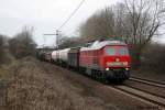 232 524 mit einem G�terzug am 13.3.10 in Ahlten.  ...