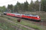 BR 232 mit Zugen 232 240-2 mit Hilfszug und einem Kesselwagen bei der Durchfahrt durch Eberswalde in Richtung Berlin 01.05.2010