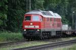 Lintorf, 26.5.´10: BR 232 587-6 zieht einen MAN-Motor auf einem ...