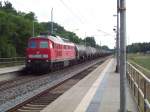 BR 232 mit Zugen 232 461-4 f�hrt am 17.07.2010 durch Britz in Richtung Stendell