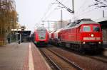 Rechts auf Gleis 2 ...  Stephan Kemnitz 01.11.2010