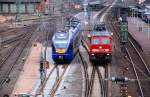 BR 233 Doppelausfahrt am 20.03.10 in Bebra. W�hrend der Cantus-Flirt 427 507 nach Kassel f�hrt, wird 233 525 ins Bw rangieren.