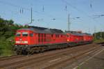 Dieser 3er Lokzug mit 233 386-8 an der Spitze fuhr ...