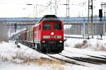233 314 zieht an ihrer alten Heimat dem Bw Stralsund, ...