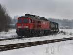 BR 233 mit Zugen Die 233 622 am 17.02.2010 mit einem M�llzug bei der Einfahrt in T��ling. 
