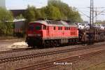 DB 233 572-7 am 5.5.2010 Mit Auto Zug an In ...