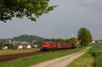 233 510 am 25.05.2010 mit Umleiterg�terzug bei Sulzbach-Rosenberg  ...