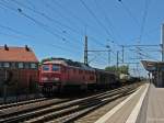 BR 233 mit Zugen 233 696-4 f�hrt am 03.06.'10 durch Hannover Linden/Fischerhof