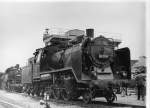 Ein Bild aus der Sammlung meines Vaters:
Lok 24 004 auf ...