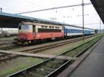 4.7.2010 14:59 ČD Baureihe 242 279-8 mit einem Personenzug nach ...