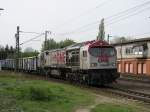 OHE Tiger 320090 zieht am 29.04. 10 einen Leerzug durch Lehrte ...