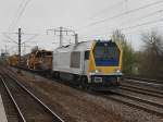BR 263 Voith Maxima 30 CC Die Maxima 263 001 am 18.04.2010 mit einem Bauzug bei der Durchfahrt in M�nchen-Langwied.