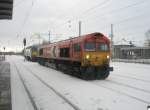 Hier DE671 der HGK und im Hintergrund DE2700-07 der NOB, ...