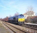 Class 66 29004 der Heavy Haul Power als Schublok mit ...