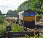 Diese HGK Class 66 m�hte sich ganz sch�n ab, ihren ...