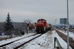 br-294-remotorisiert-ab-294-501 Seitdem die BR 218 von der Teckbahn abgezogen wurde, werden die G�terz�ge der Teckbahn von Dieselloks der BR 294 des Railion-St�tzpunktes Kornwestheim bespannt. So auch FZT 56105 (TP - TOL), den ich am 5.1.2010 kurz vor Dettingen mit seiner f�hrenden 294 779-4 aufnehmen konnte. Am Ende schiebt eine weitere Lok der BR 294 den kurzen G�terzug nach.