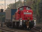 Mit einem einzenlnen KLV-Wagen am Haken rangiert 294 856-0 am ...