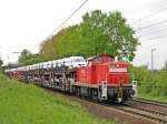 295 089-7 zieht am 10.05. 10 einen Rangierzug durch Ahlten  ...