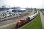 295 006 zieht am ...  Dominik Eimers 15.05.2011