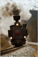 Auf der Feistritztalbahn f�hrt die Schmalspurdampflok U8 mit einem Sdz, ...