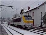 Wintereinbruch am 21.12.09 in Wilwerwiltz. Mit viel B�gelfeuer dr�ckt die ...