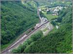 BR 3000 Der Aussichtspunkt Hockslay bietet quasi eine Sicht aus der Vogelperspektive auf die Ortschaft Kautenbach, wo die 3007 mit dem IR Luxembourg-Liers am Haken w�hrend einer klassischen Fotowolke am 13.06.10 den Bahnhof verl�sst. (Jeanny) 