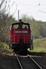 BR 362 Schienen putzen, auffrischen Ortskenntnis, Fahrwegspr�fung - egal 362 900 hat sich weit raus gewagt auf dem alten Ausziehgleis von der Bahnsteiggruppe des Bf Stralsund am 26.04.2010