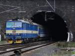 Die 362 175 am 04.04.2010 mit einem Os bei der ...