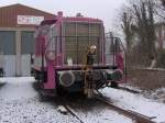 Die sehr ungew�hnliche pinke Diesellok der RSE.
Es handelt sich hier ...