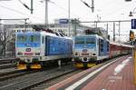 BR 371 371 201 beider Ausfahrt aus Dresden-Hbf.Neben ihr die zweite in diesen Farben lackierte 371 002! 21.02.2010