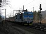 371 002-7, getauft auf den Namen Jozin, f�hrt am 25.03. 10 ...