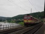 BR 371 371 005-0 f�hrt am 18.07.10 mit einem EC durch k�nigstein Kr. Pirna Richtung Dresden.