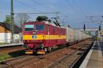 BR 372 372 014 f�hrt am 08.05.10 mit einem gemischten G�terzug durch Priestewitz in Richtung Dresden.