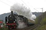 38 2267 dampft am 11.4.10 durch Kettwig ... 38 2267 dampft am 11.4.10 durch Kettwig ...
