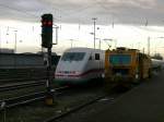 Ein ICE von Basel nach Hamburg hier bei der Ausfahrt ...