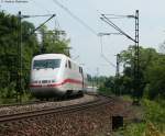 401 076-5 als ICE 374 (Bern-Berlin Ostbahnhof) bei Istein 2.6.10 ...