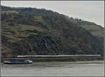 br-401-ice-1-zuge Wer gewinnt das Rennen? Gegen den ICE hat das Schiff auf dem Rhein zwischen Oberwesel und St. Goar wohl schlechte Karten. 19.03.10 (Jeanny)