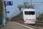 br-401-ice-1-zuge ICE 1 f�hrt aum Bahnsteig 1 durch Ludwigslust. 19.04.2010