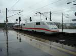 402 030-1, Ausfahrt Berlin Hbf, 15.05.2010.  ...