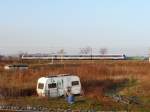 Eine 4020-Garnitur ist zwischen Leopoldau und S�ssenbrunn unterwegs. 
(3.1.2010)  ...