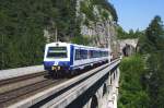 br-4020 6020 298 �berquert am 08.07.2010 als R2963 von Payerbach-Reichenau nach M�rzzuschlag das Krauselklause Viadukt bei Breitenstein. Soviel dazu das ab 05.07.2010 Dieseltriebwagen 5047 den 4020 im Regionalverkehr abl�sen.....  