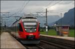 br-4024 4024 092 erreicht als Regionalzug nach Telfs-Pfaffenhofen den Haltepunkt Langkampfen. (10.08.2009)