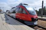 br-4024 Diese Talent Garnitur 4024 135-8,auf Gleis 1B in Krems an der Donau ist kurz vor Abfahrt nach St.P�lten am 20.7.2010.