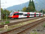 4024 001-2 der S-Bahn Vorarlberg hat Einfahrt in den Bahnhof ...