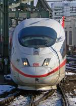 br-403-ice-3 Auge in Auge mit einem ICE 3 in K�ln Hbf am 16.02.2010