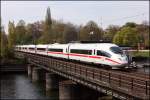 ICE 660, Karlsruhe Hbf - Dortmund Hbf, überquert den Harkortsee. ... ICE 660, Karlsruhe Hbf - Dortmund Hbf, überquert den Harkortsee. ...