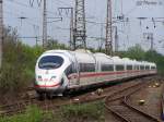 403 012 Montabaur bei der Einfahrt von Duisburg Hbf auf ...