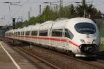 Zwei ICE 3 fahren gemeinsam mit 200 Km/h durch den ...