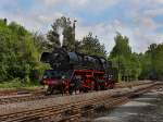 Die 41 1144 am 22.05.2010 bei einer Rangierfahrt in Neuenmarkt-Wirsberg. ...