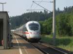 Der ICE 1503 durchfuhr am 25.6.10 den Bahnhof Stockheim(Oberfr) in ...